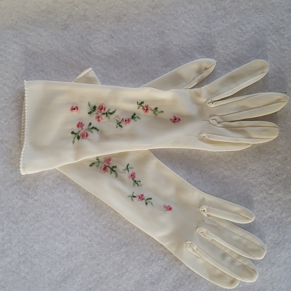 VINTAGE GLOVES